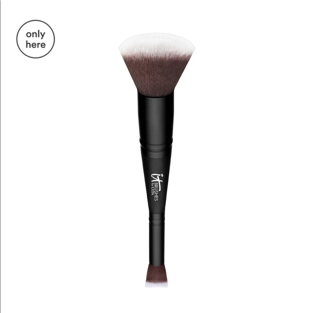 It Cosmetics brush - Picture 3 of 3